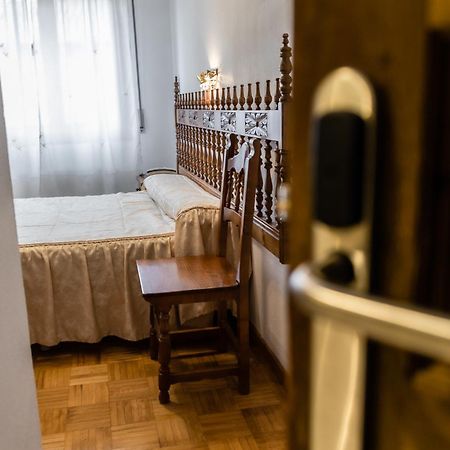 Hostal Santo Domingo De Silos Exteriér fotografie