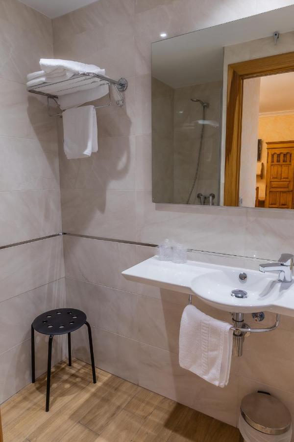 Hostal Santo Domingo De Silos Exteriér fotografie
