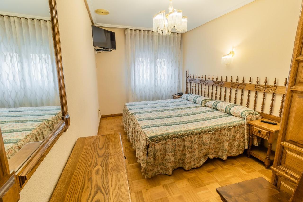 Hostal Santo Domingo De Silos Exteriér fotografie
