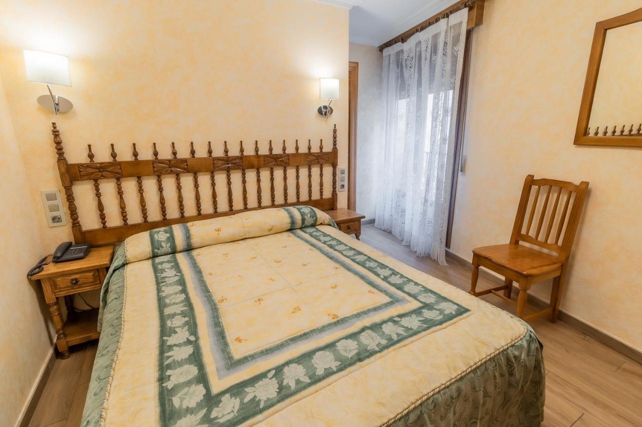 Hostal Santo Domingo De Silos Exteriér fotografie