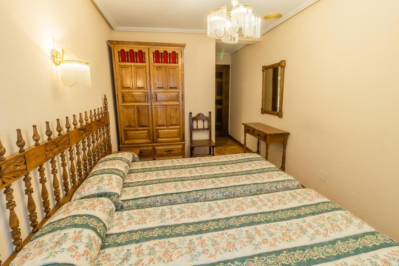 Hostal Santo Domingo De Silos Exteriér fotografie