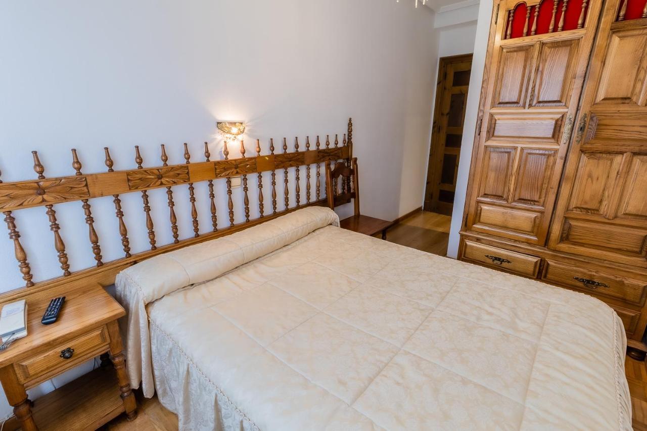 Hostal Santo Domingo De Silos Exteriér fotografie